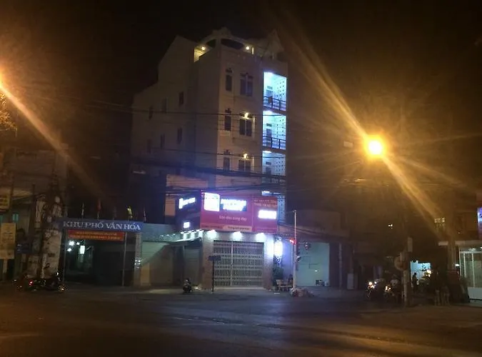 Khách sạn Y Bon *